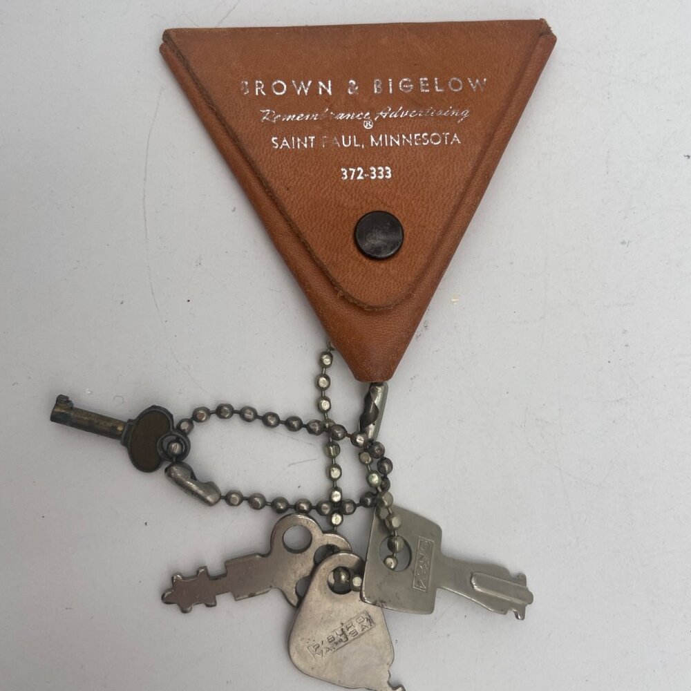 Vintage Brown & Bigelow Leather Key Case W/ Keys & Chain Retro Accessory For Col